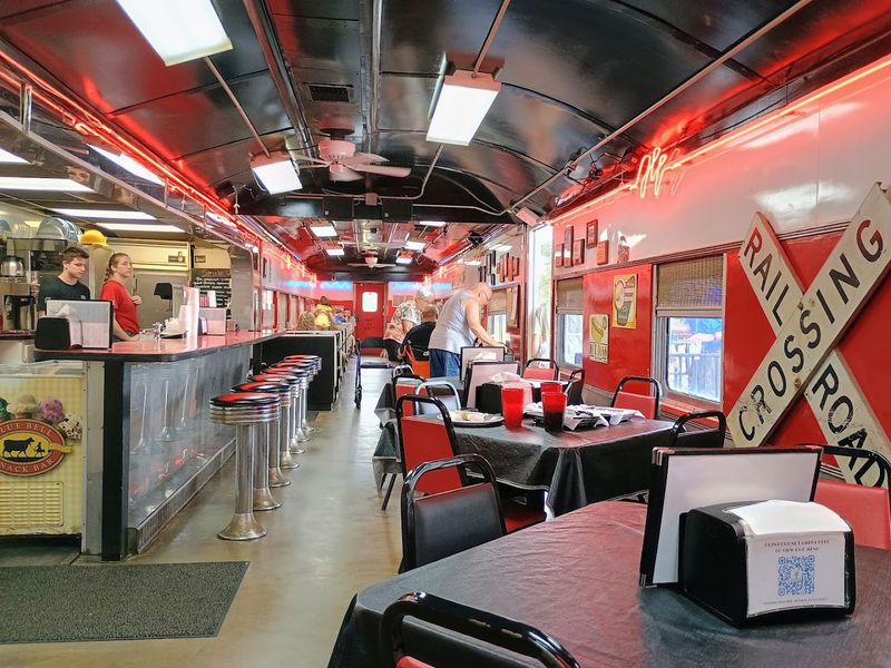 A Welcoming, Small-Town Atmosphere