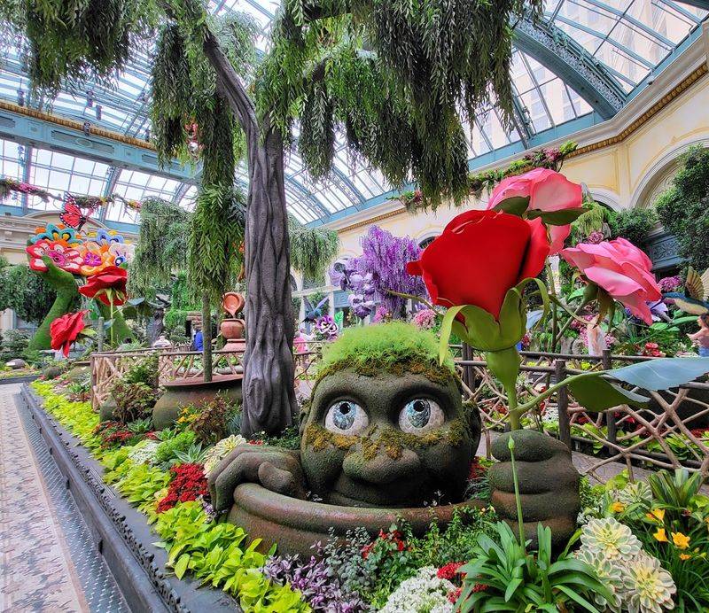 Thousands of Flowers and Living Sculptures