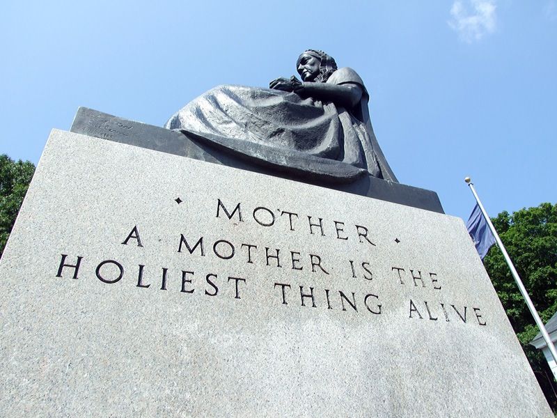 Whistler's Mother Statue (Ashland)