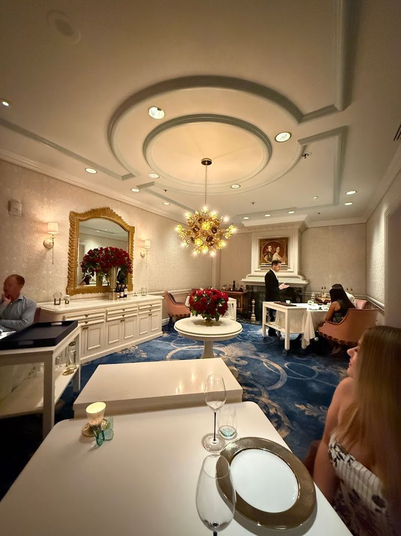 Elegant Atmosphere Inspired by Victorian-Era Luxury