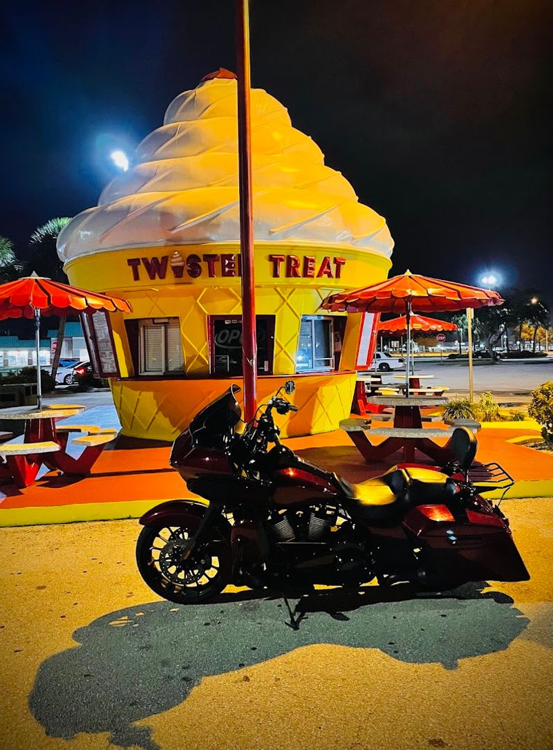 Friendly Owners Who Go the Extra Mile for Customers