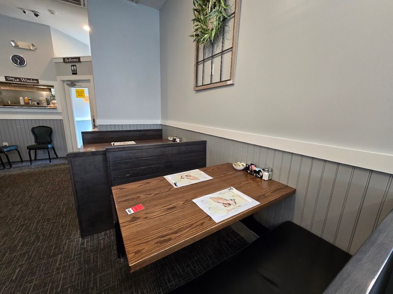 What Locals and Travelers Keep Saying