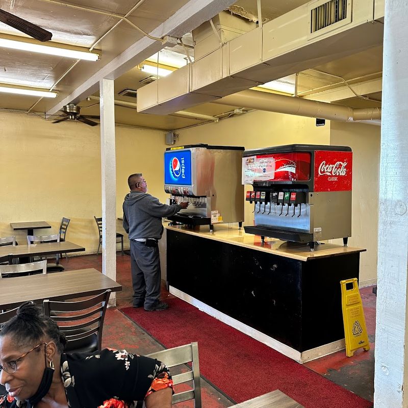 Atmosphere, Seating, and Vibe