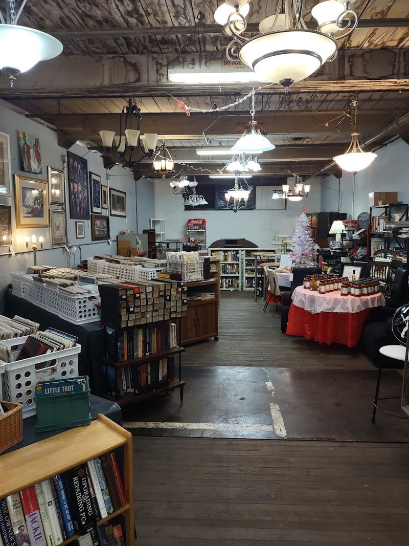 Essential Visitor Info: Plan Your Trip to Warehouse One