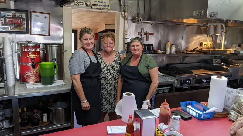 Southern Hospitality in Action: The Staff and Regular Customer Culture