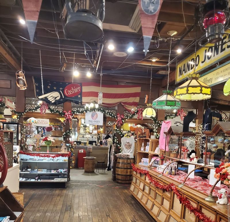 Family Stop With Mini Museum Moments