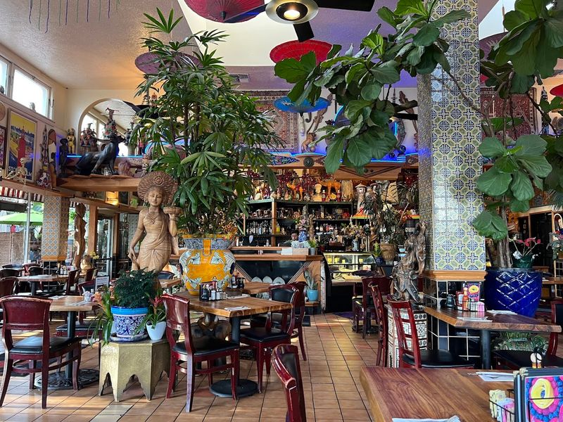 Tower Caf&eacute; &ndash; Sacramento