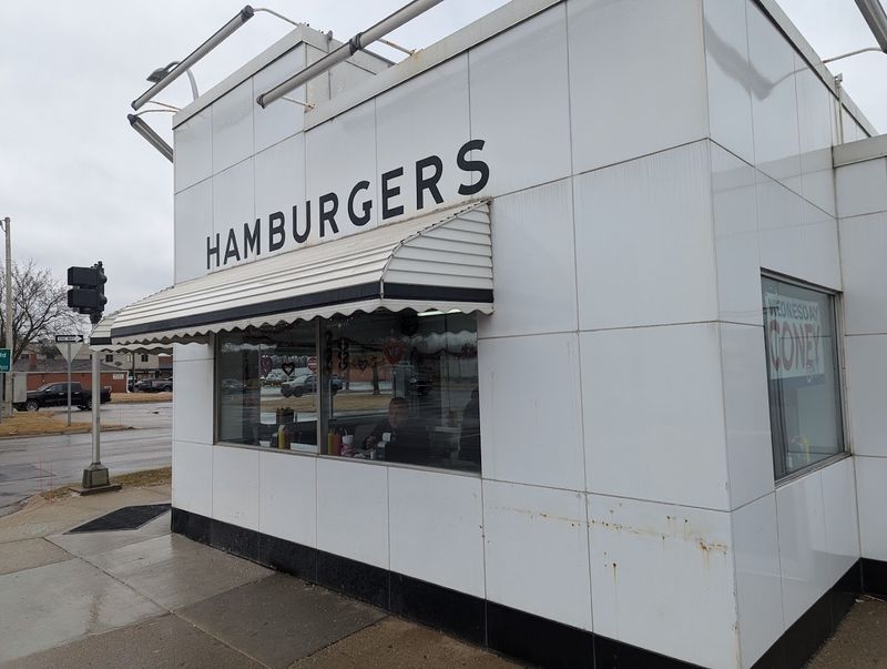 Bates Hamburgers (Livonia)