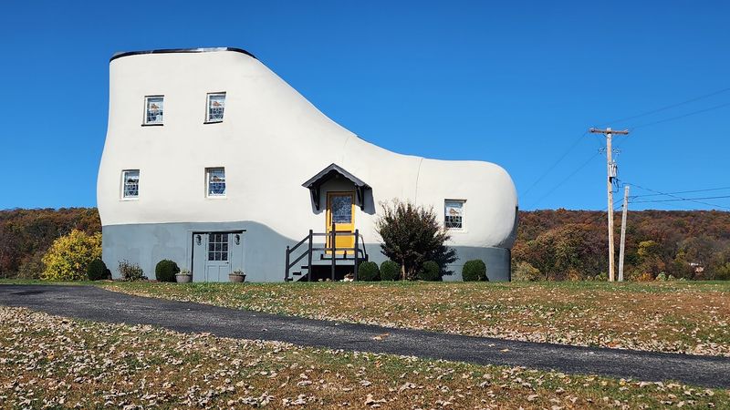 How the Shoe House Became a Famous Roadside Attraction