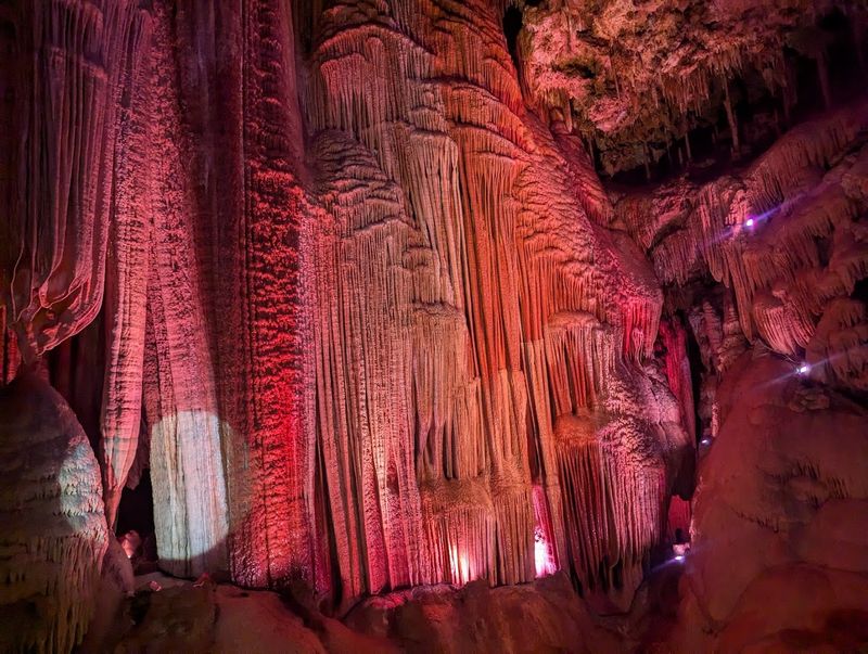 Meramec Caverns Billboard Pull-Off (Stanton)