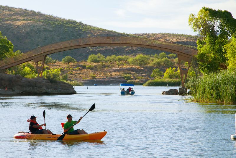 Kayaking and Paddleboarding Quiet Coves