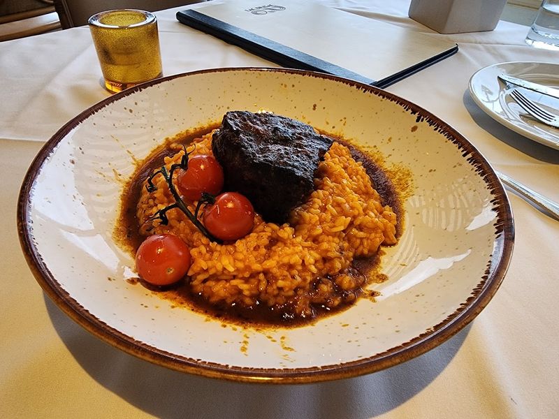 Service, Pace, And Large Parties