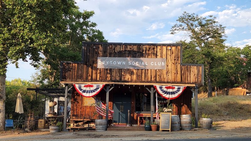 Timing, Service, and Peak Hours