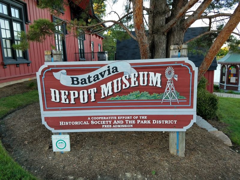 Fox River Trail - Batavia Depot Museum to Fabyan Segment (Kane County)