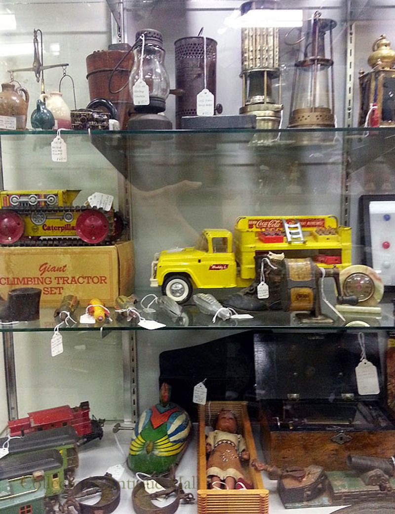 Comics, Toys, And Pop Culture Finds