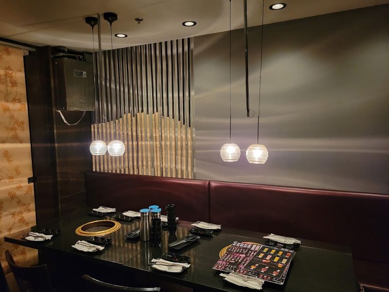 Joining the Waitlist and Beating the Crowd