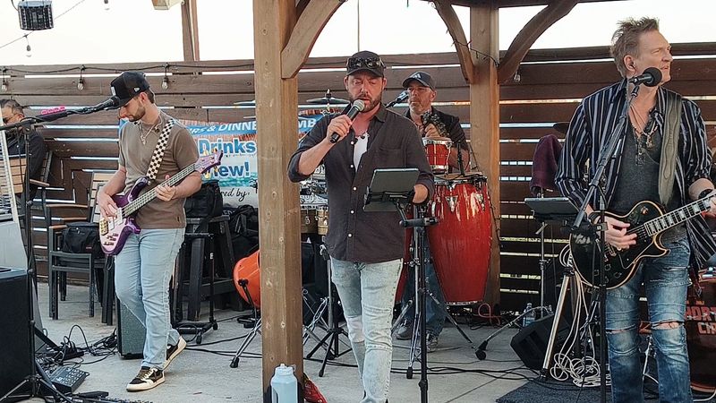 Live Music That Fits the Vibe