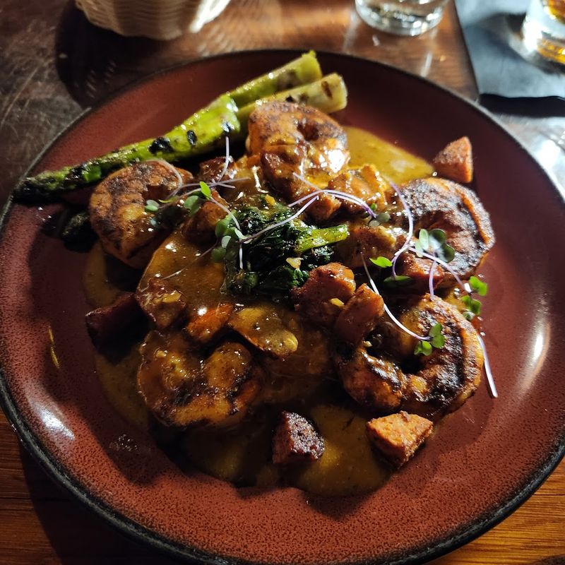 A Menu Built Around Fresh, Local Seafood