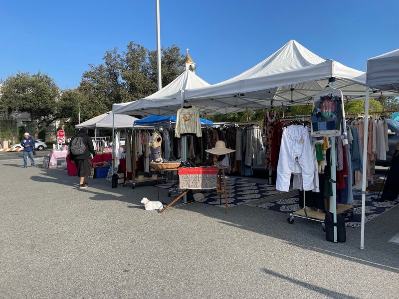Pasadena City College Flea Market &mdash; Pasadena, California