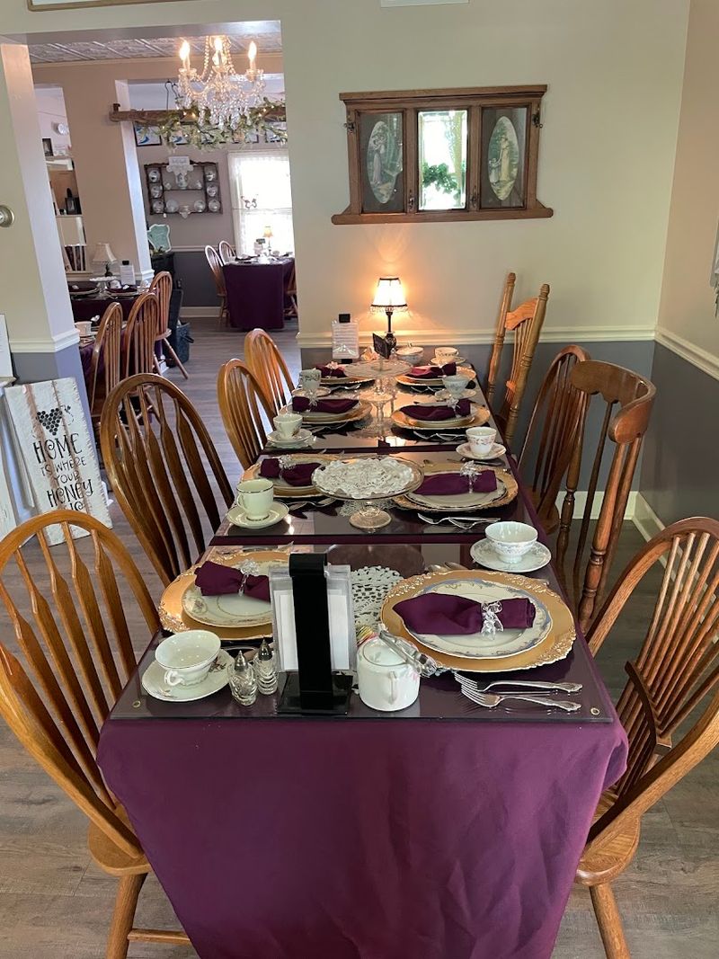 Front Porch Tea Room and Gathering Place (Hallam, PA)