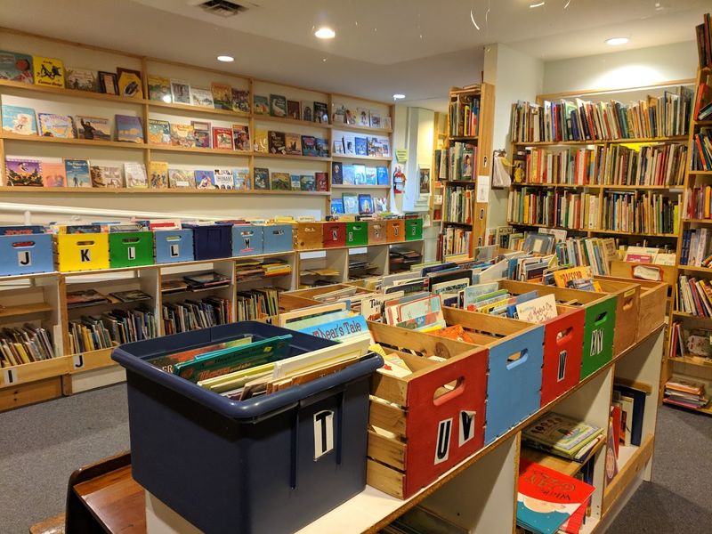 The Book Barn &mdash; Connecticut (Niantic)