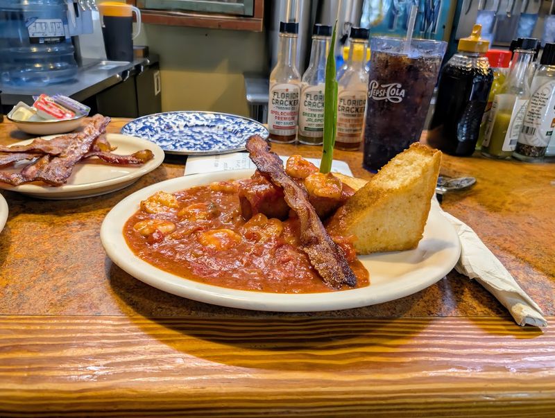 Grits With Tomato Gravy