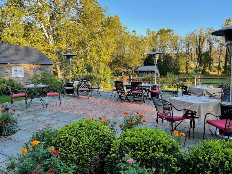 Woolverton Inn: Countryside Luxury With an English Estate Atmosphere