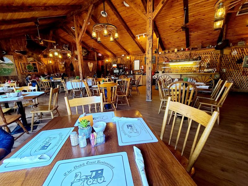 The Rustic Cabin-Style Interior Decor