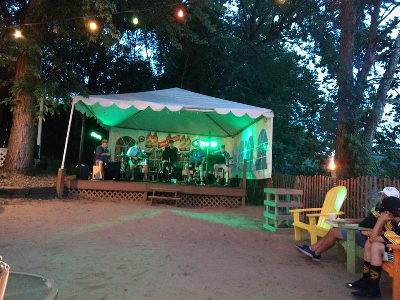 Live Music and Beach-Themed Atmosphere