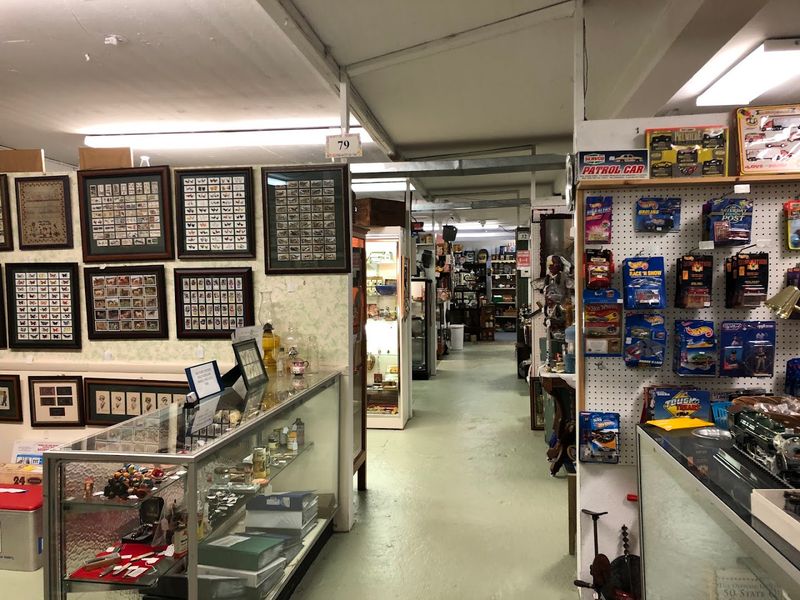 Over 70 Independent Vendor Booths Under One Roof