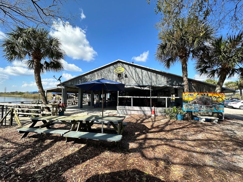 Old Florida Atmosphere That's Completely Unscripted