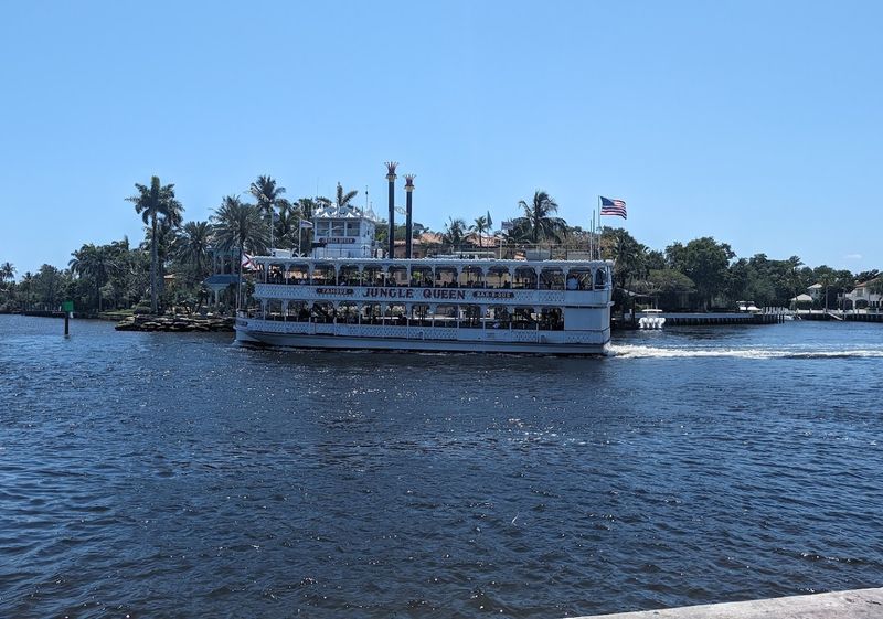 Cruising Millionaire's Row on the Intracoastal Waterway