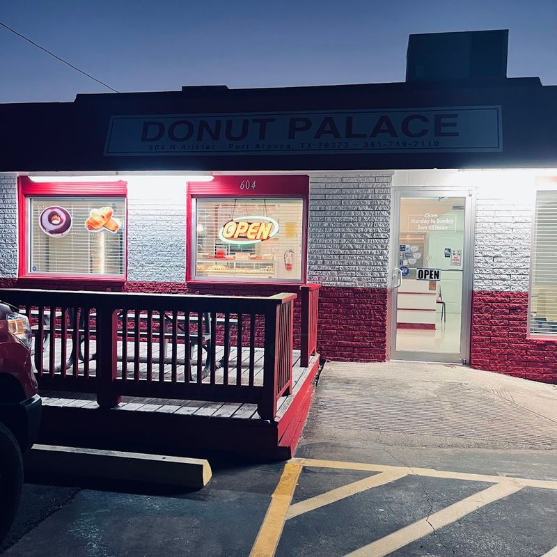 Donut Palace (Port Aransas)