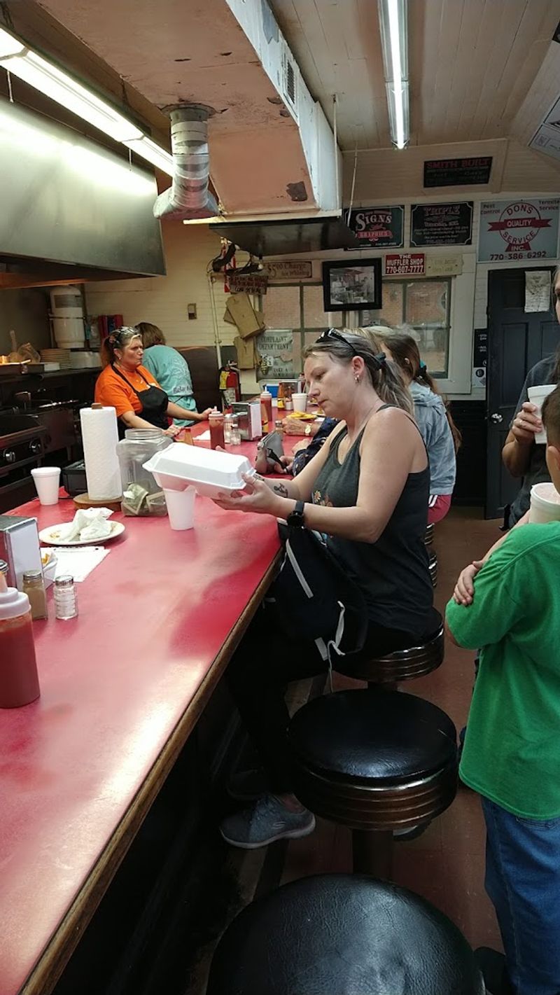 No Phone, No Reservations, No Problem: The Old-School Operating Style