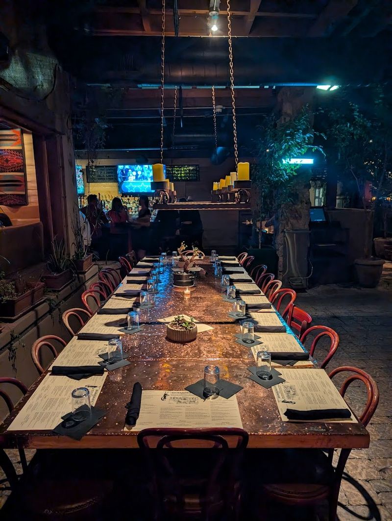 The Rustic-Chic Atmosphere and Cozy Ambiance