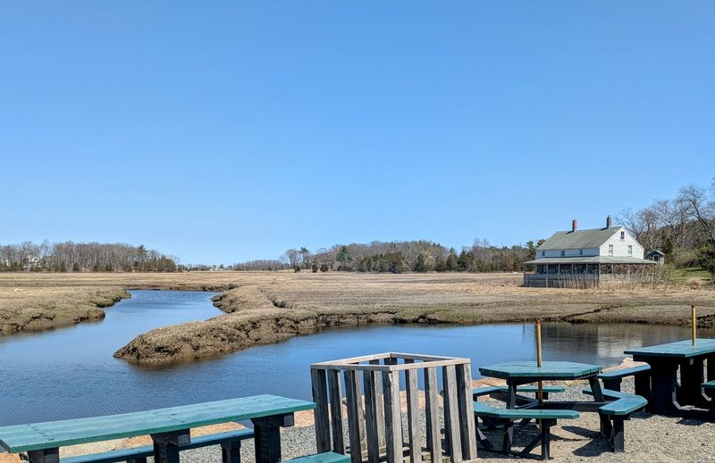 J.T. Farnham's (Essex)