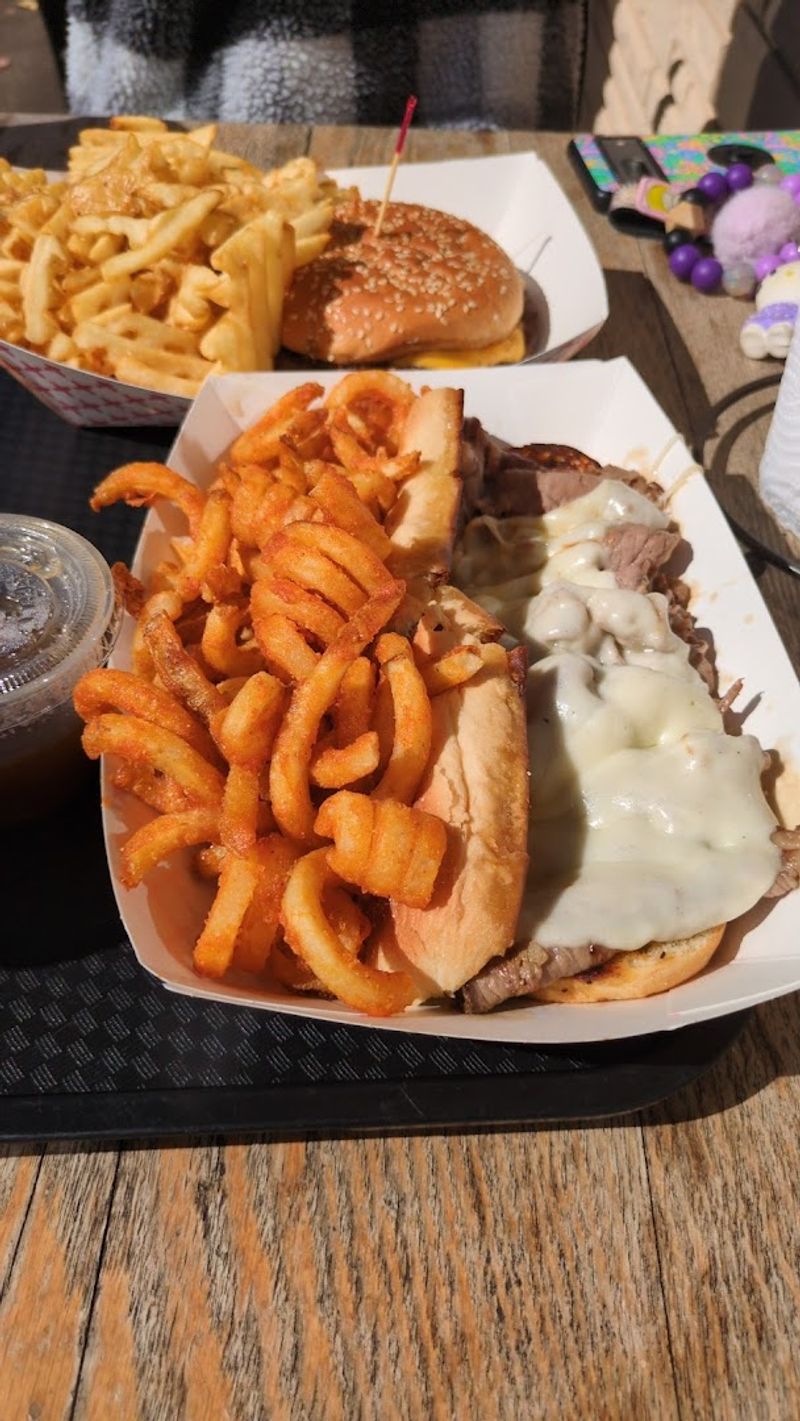 Smokey's Fillin' Station