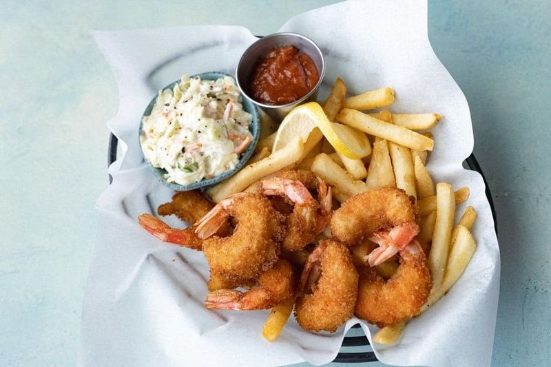 Fried Shrimp Boat: A Seafood Win That Keeps Surprising Guests
