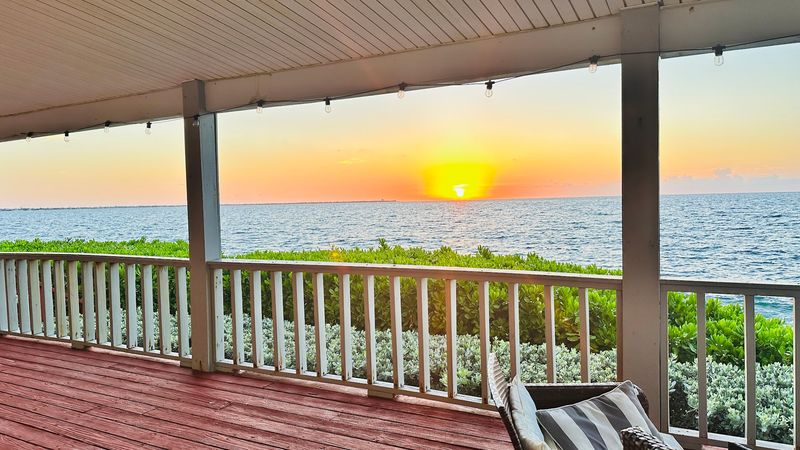 The Wraparound Porch: 360-Degree Views of the Ocean