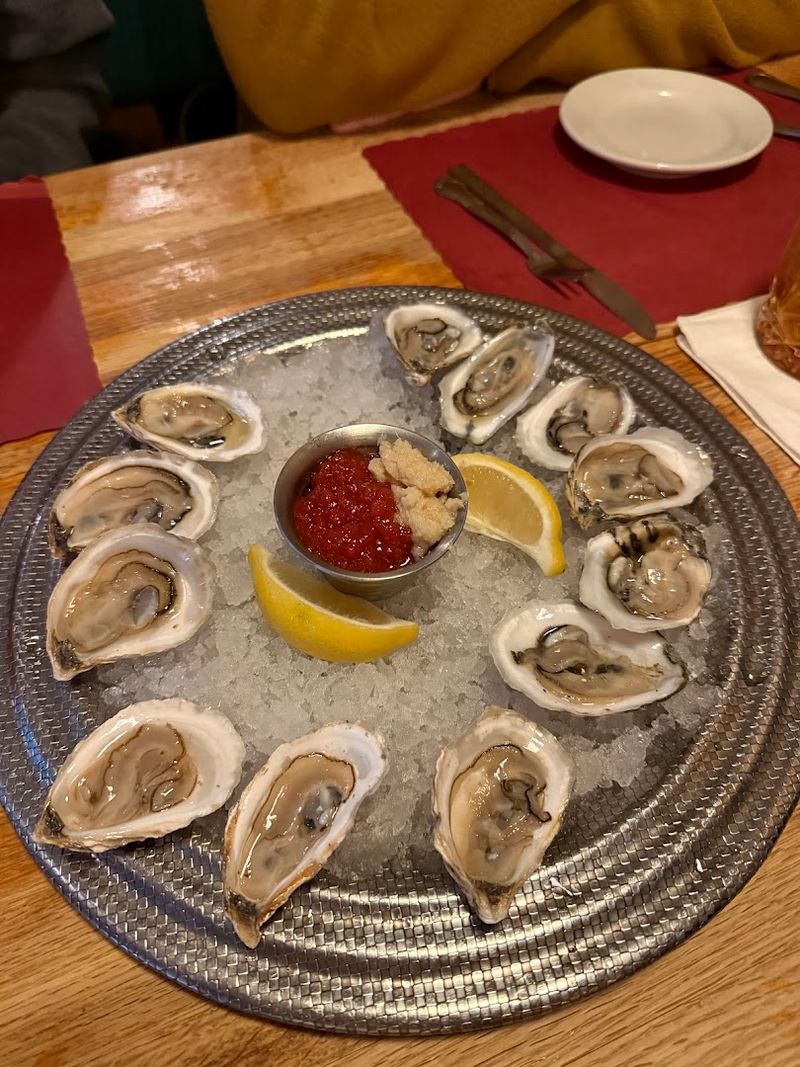 Buck-a-Shuck Oysters That Keep Regulars Coming Back