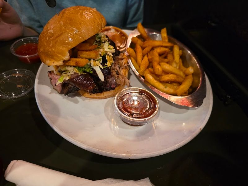 Signature Sandwiches and Creative Plates