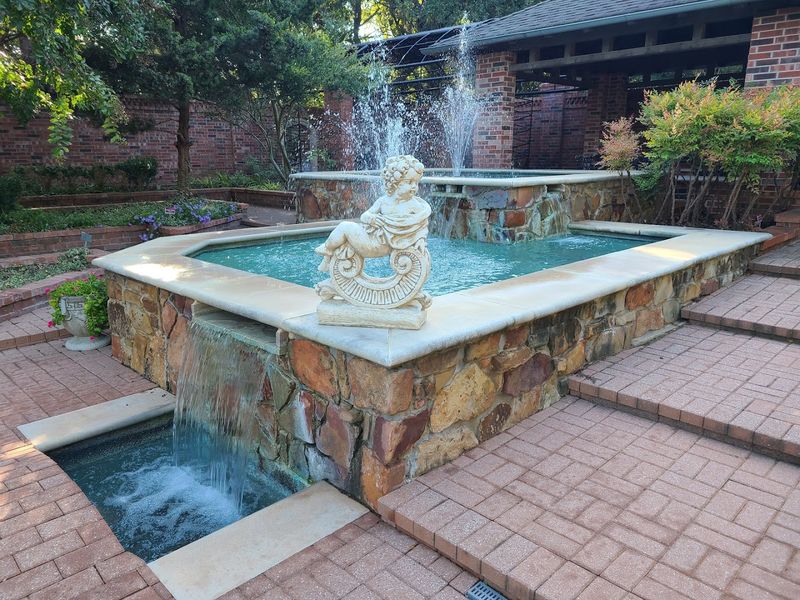 Waterfalls, Lakes, and Serene Garden Landscapes