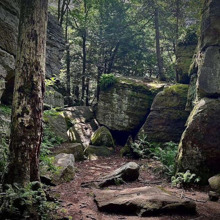 These Pennsylvania Rock Formations Hide A Maze Of Passages You Can ...