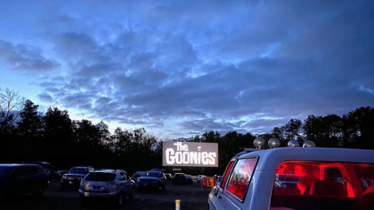 This Connecticut Drive-In Theatre and Flea Market Feels Like the Kind of Americana You Don&rsquo;t See Much Anymore
