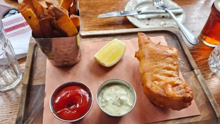 This Cozy British Spot in Pennsylvania Feels Like England and the Fish and Chips Prove It