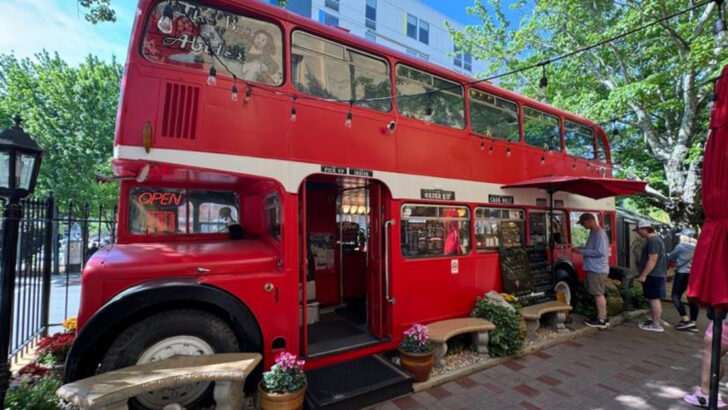 This Low-Key North Carolina Spot Serves Homemade Chili That Regulars Can&rsquo;t Stop Ordering