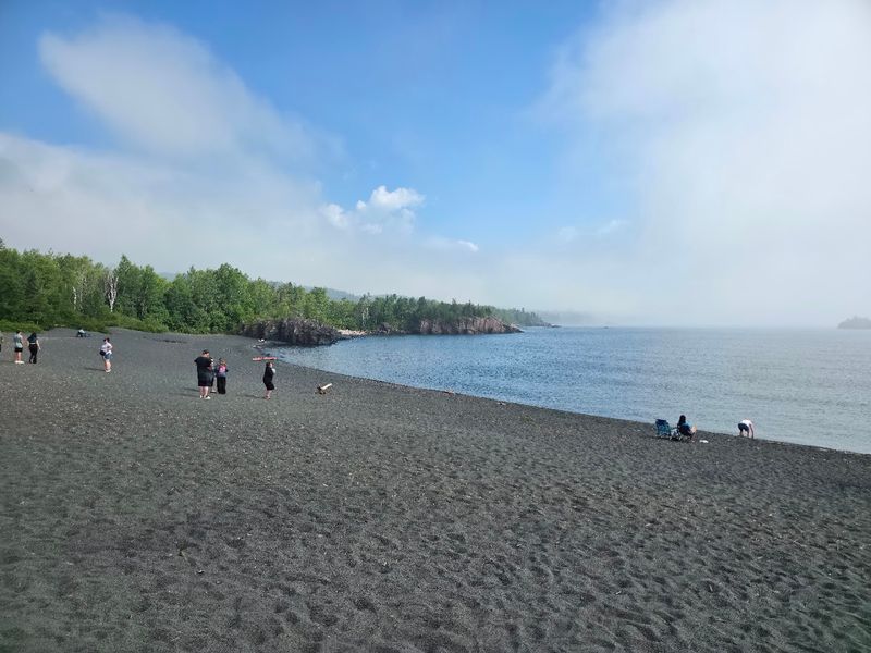 Finding the Real Black Beach Entrance