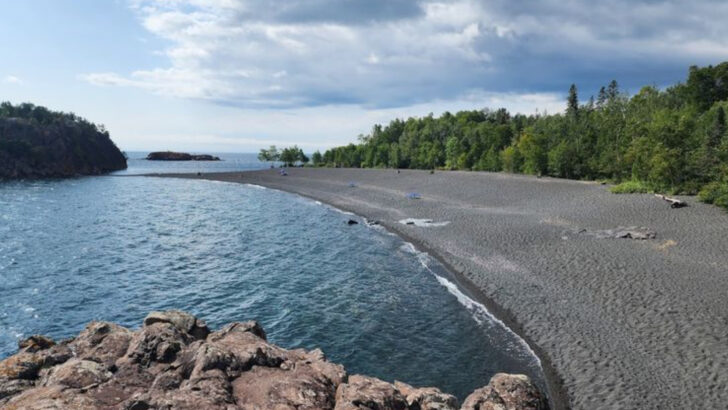 This Minnesota Beach With Jet-Black Sand Looks Like Something You&rsquo;d Expect to Find in Iceland