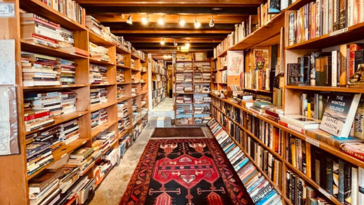 This Old Barn In New York Is One Of The Most Unique Bookstores In The State