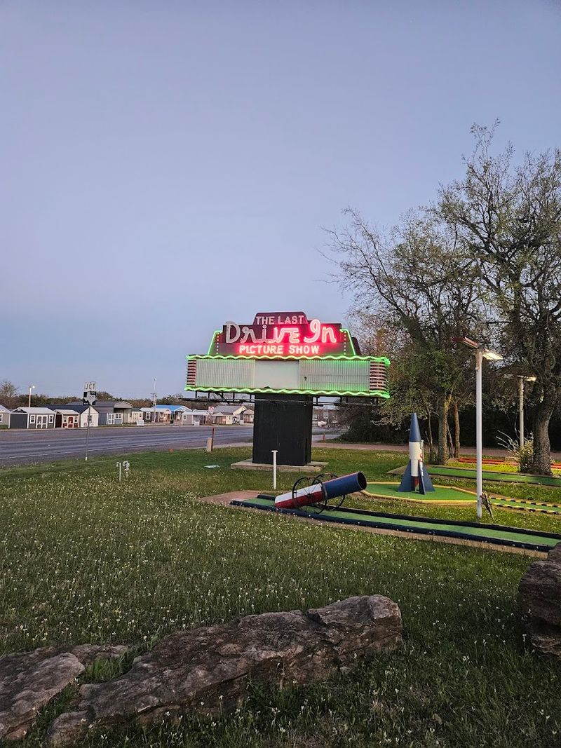 A Texas Drive-In That's Been Lighting Up the Night Since 1950
